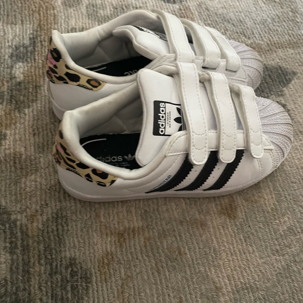 Girls Adidas Superstar Primegreen Sneakers in white/black in size 12